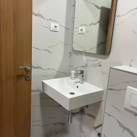 Numi Apartment - Brand-New With Private Garage Budua